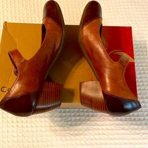 Comfortiva Size 10. Excellent condition.